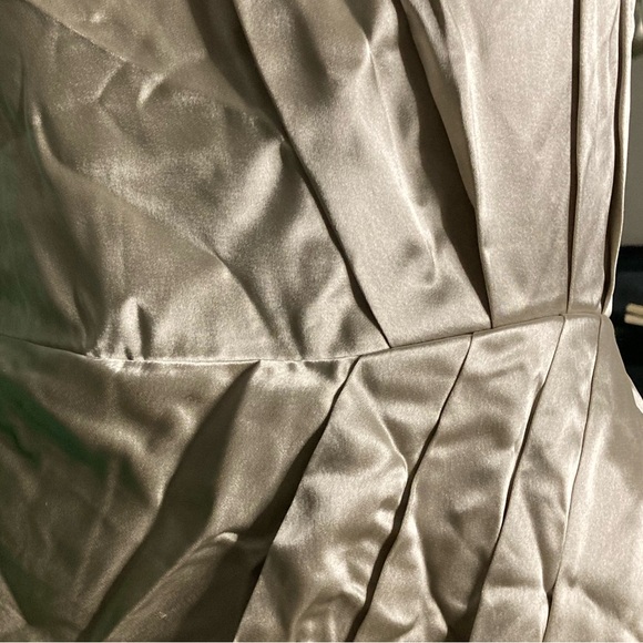 NWT Sau Lee Preston Silver Gown - Sz 4 - Picture 6 of 7